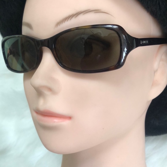 Gucci Sunglasses - Picture 4 of 7